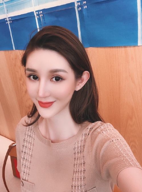 张婉婷的第一张照片--父母相亲团