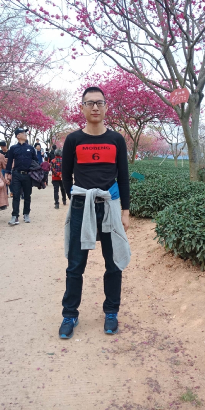 小梁的第一张照片--父母相亲团