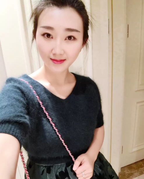 小妮的第三张照片--父母相亲团