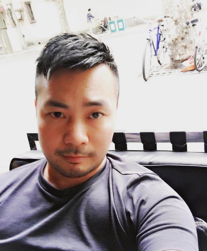 刘江平的第二张照片--父母相亲团