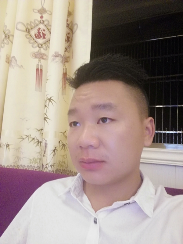王梓林的第一张照片--父母相亲团