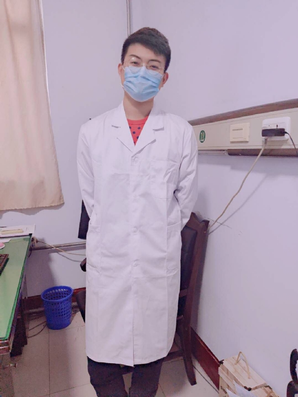 Leslie的第一张照片--父母相亲团