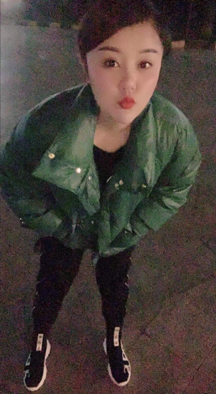 杨乔依的第一张照片--父母相亲团