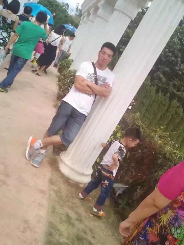 只要有你的第一张照片--父母相亲团