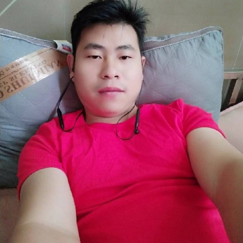 李强的第一张照片--父母相亲团