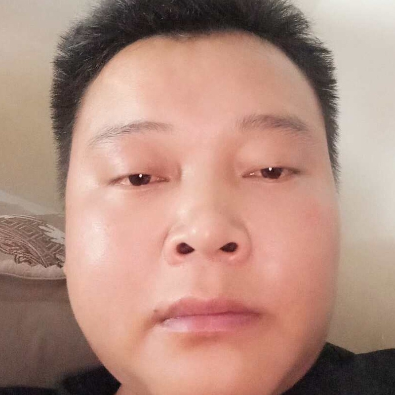 海底的黑暗的第一张照片--父母相亲团