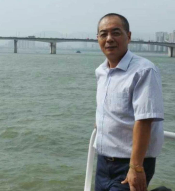 辛民的第二张照片--父母相亲团