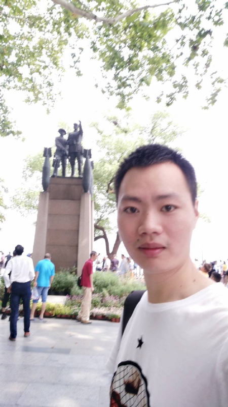 志东的第三张照片--父母相亲团