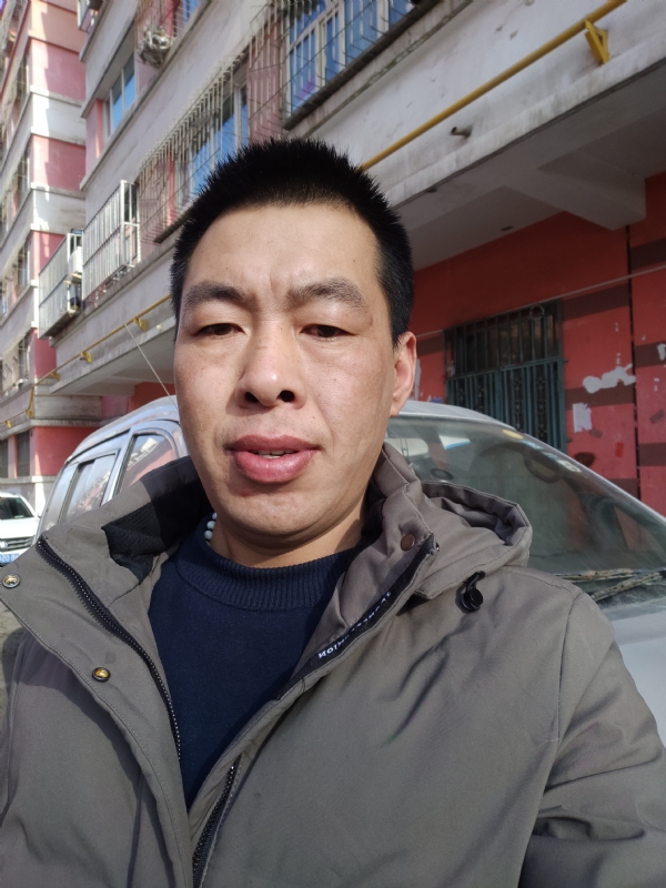 华哥的第二张照片--父母相亲团