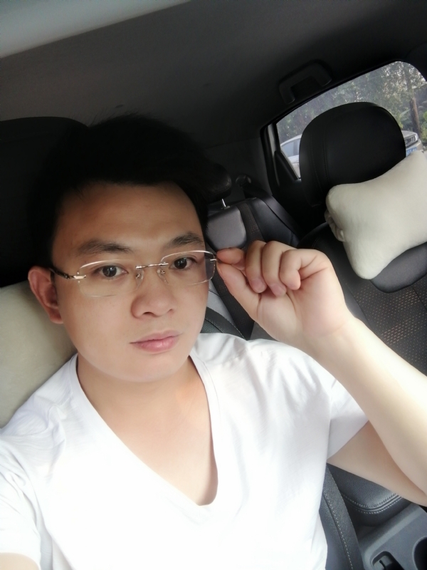 幸福的拥抱的第二张照片--父母相亲团