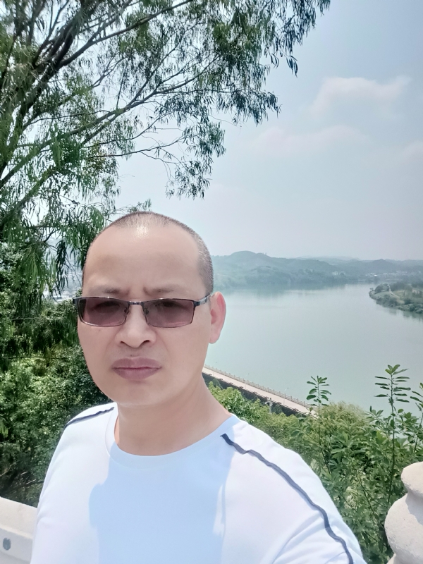 随缘随性的第一张照片--父母相亲团