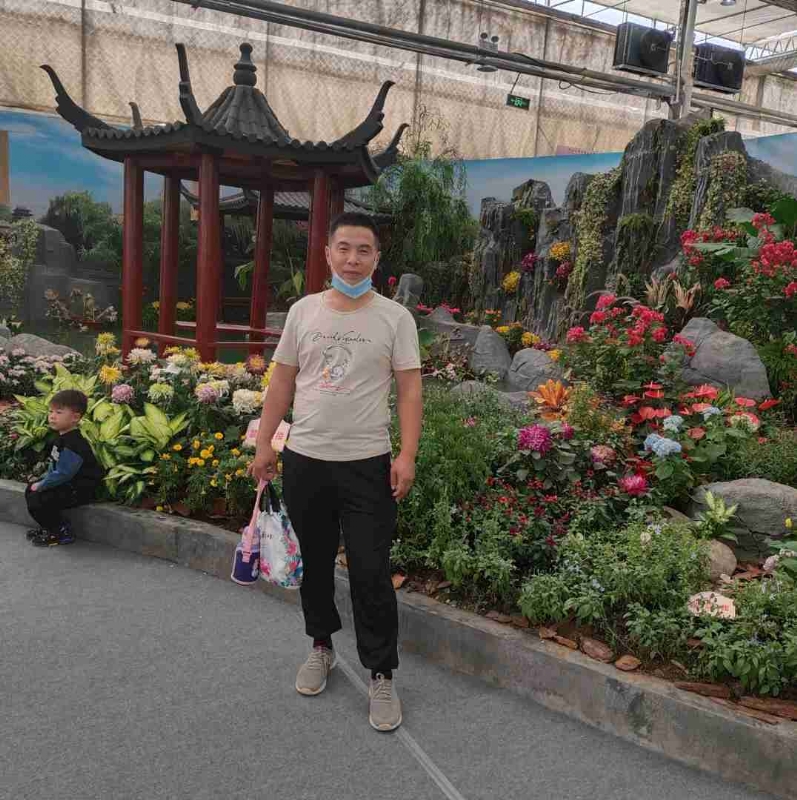 受伤的痴情男的第一张照片--父母相亲团