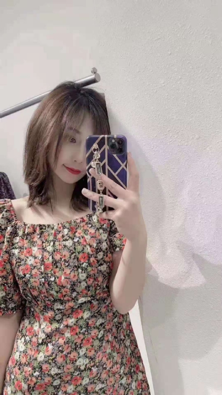 李月亮的第一张照片--父母相亲团