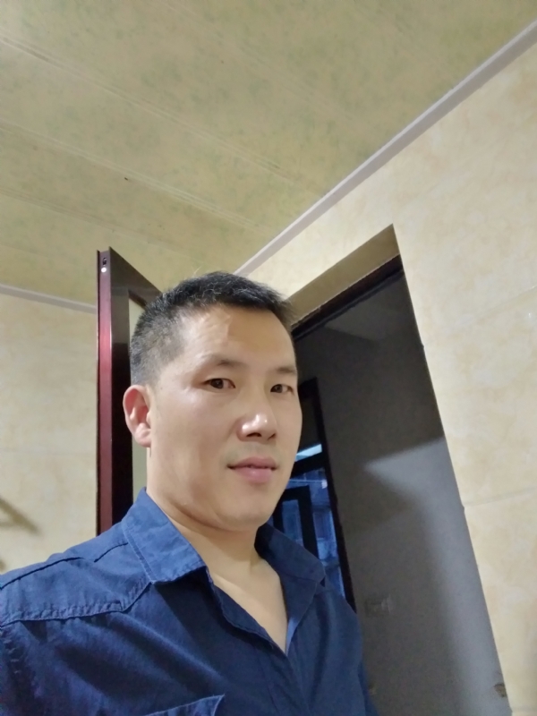 余生搀扶走的第一张照片--父母相亲团