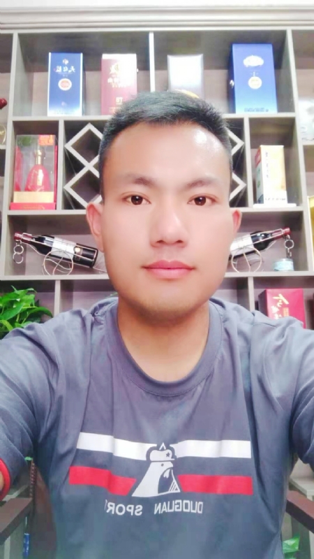 钱乾的第一张照片--父母相亲团