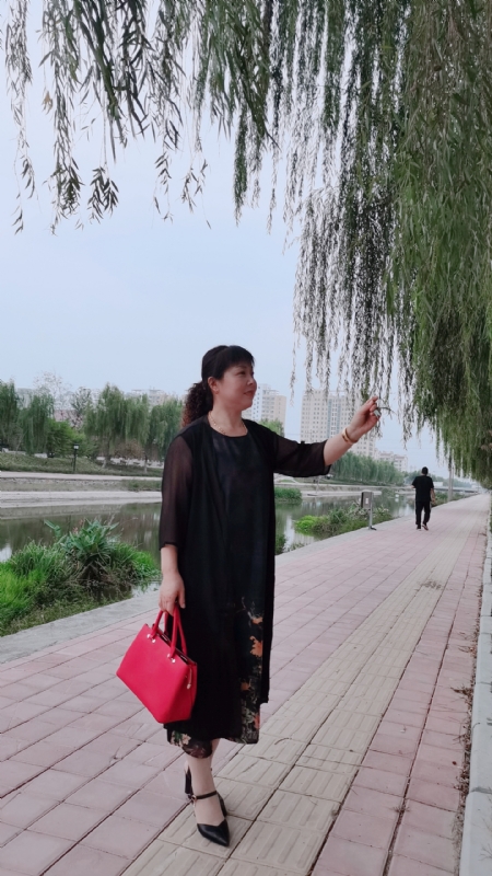 周本玲的第一张照片--父母相亲团