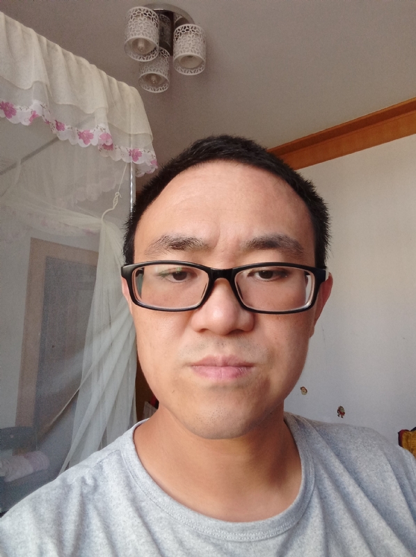 小涨常鸿的第一张照片--父母相亲团