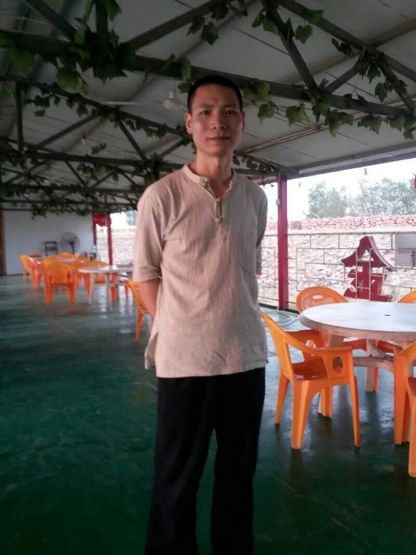 周哥的第三张照片--父母相亲团