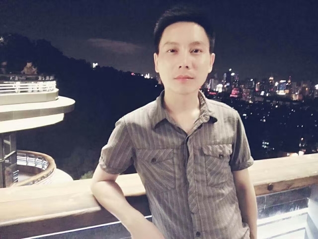 幕秋的第二张照片--父母相亲团