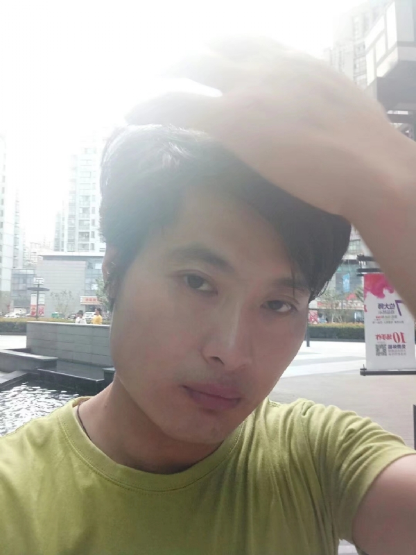 钢铁侠的第一张照片--父母相亲团