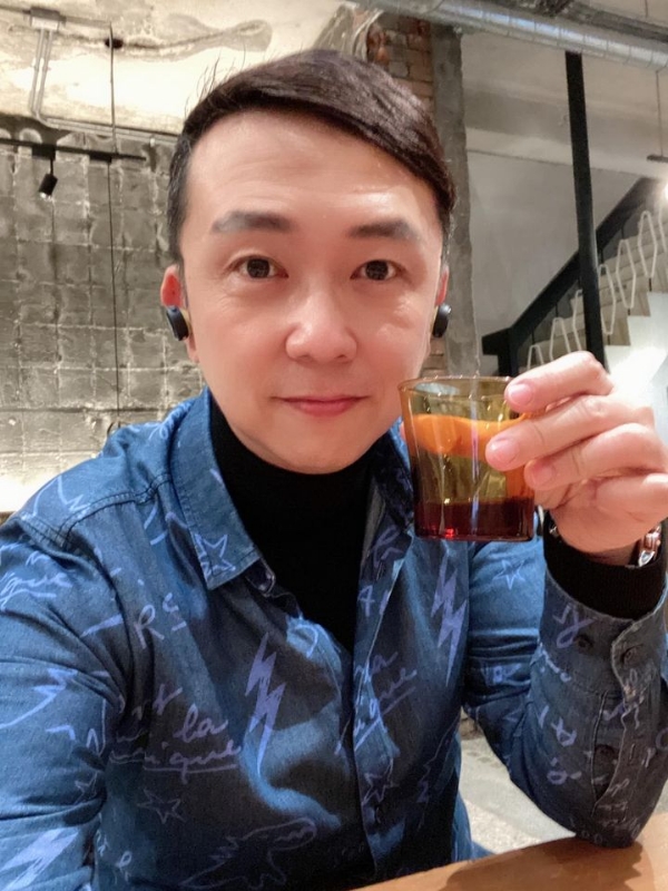 陈道明的第二张照片--父母相亲团