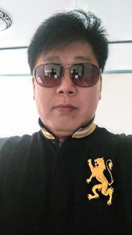 含笑半步癲的第一张照片--父母相亲团