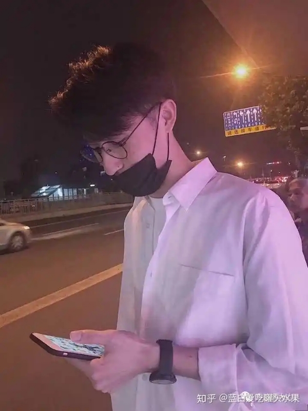 情圣的第二张照片--父母相亲团