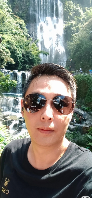 小小帅哥的第一张照片--父母相亲团