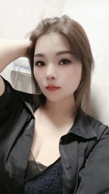 爱笑的女孩的第二张照片--父母相亲团