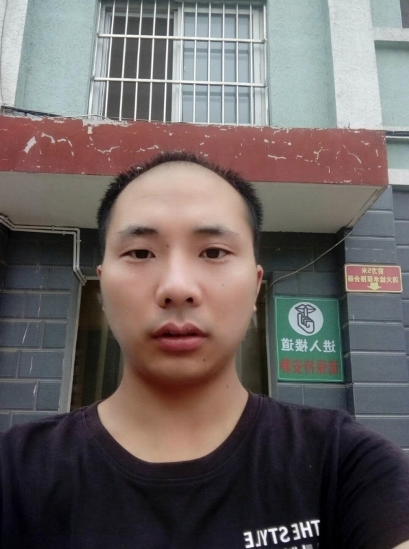 亮亮的第三张照片--父母相亲团