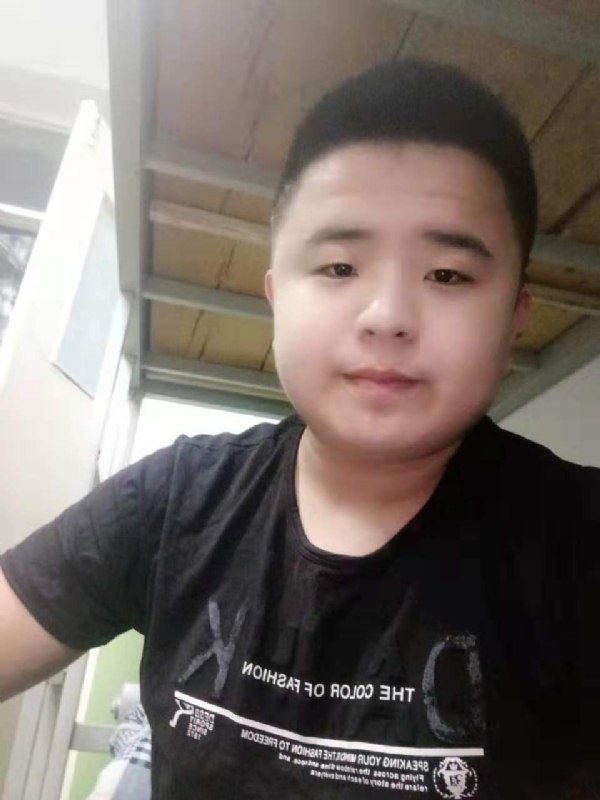 打小就爱淘气的第一张照片--父母相亲团