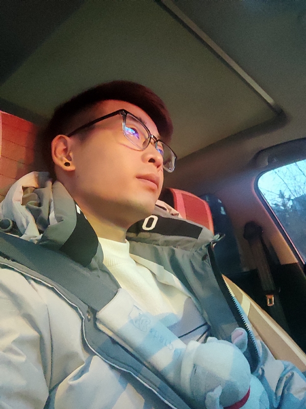 小奕的第二张照片--父母相亲团