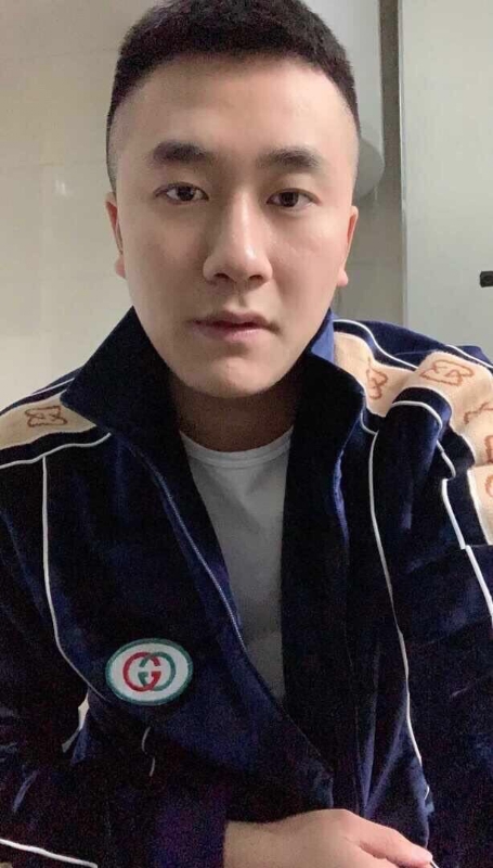 凌毅的第一张照片--父母相亲团