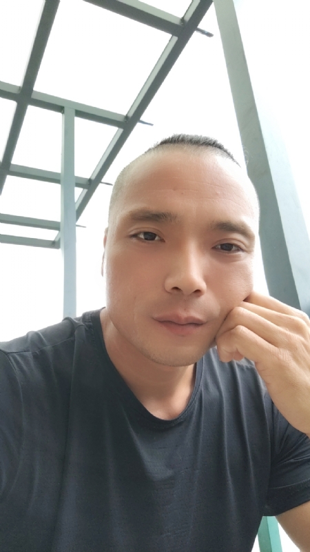 伯爵的第三张照片--父母相亲团