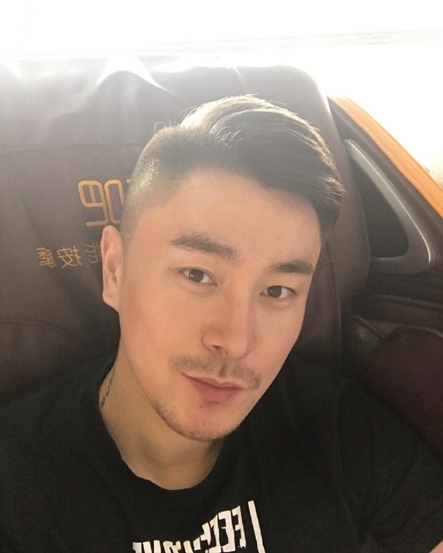 郑Sir的第二张照片--父母相亲团