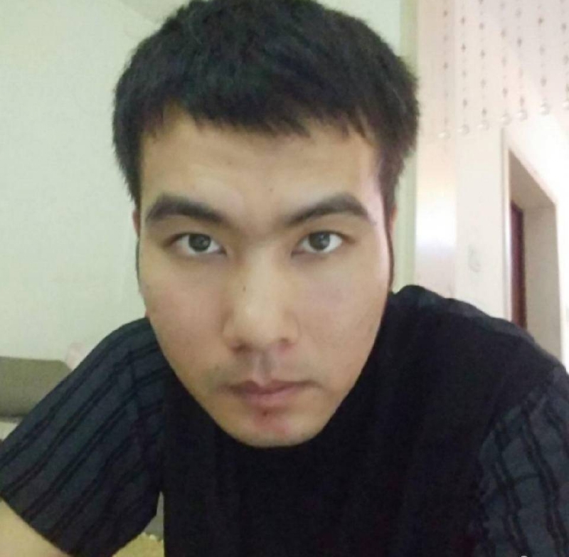 哭泣的小三的第四张照片--父母相亲团