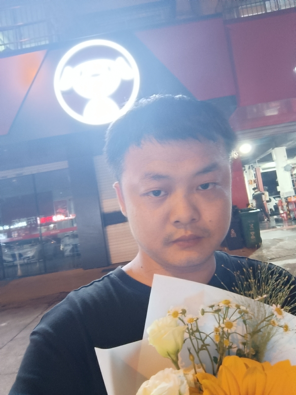 小陈的第一张照片--父母相亲团