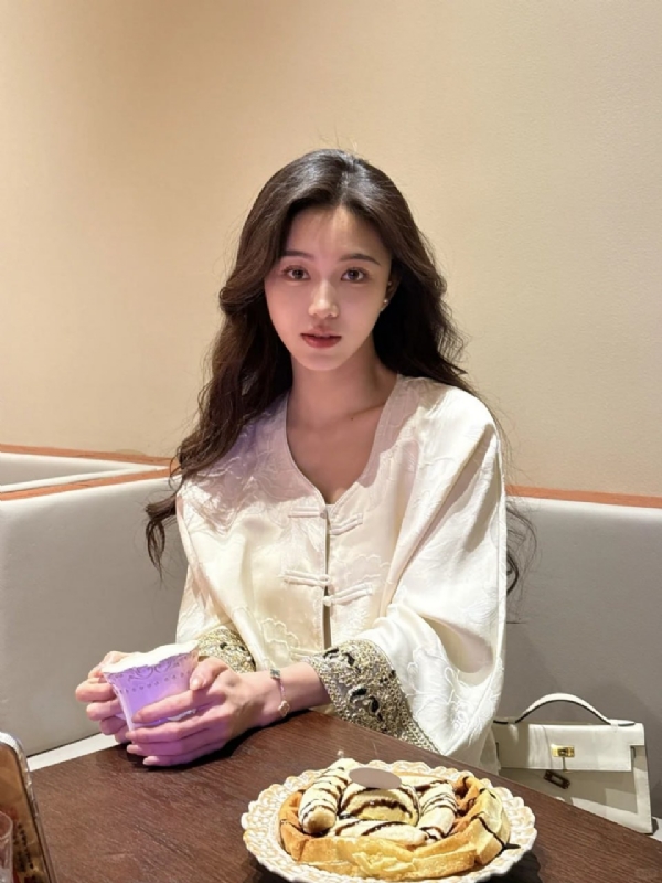 Anna的第一张照片--父母相亲团