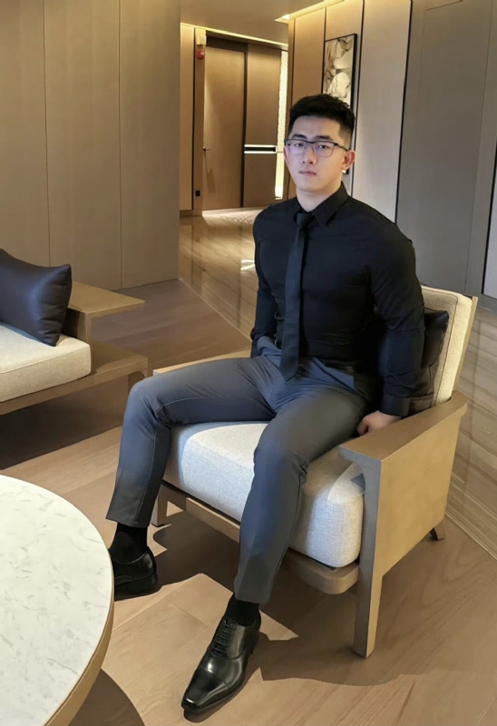 李寒外改英文可家的第一张照片--父母相亲团
