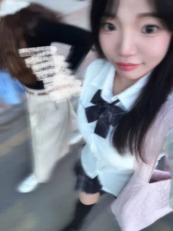 台灣小姐伊洛的第一张照片--父母相亲团