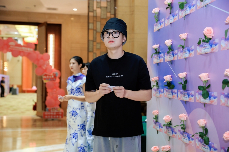 被驯服的象的第一张照片--父母相亲团