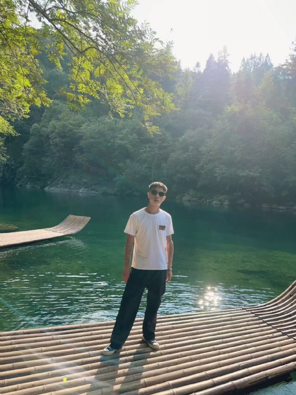 林言的第三张照片--父母相亲团