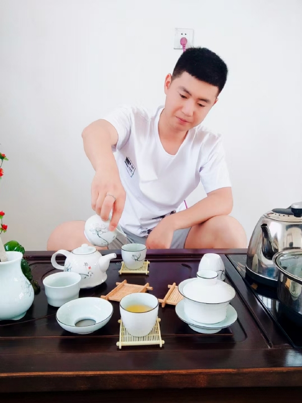 日月的第二张照片--父母相亲团